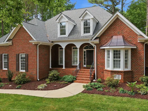 1212 Tacketts Pond Dr, Raleigh, NC 27614