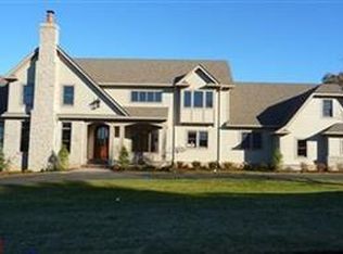 22 Chapel Hill Ests, Town And Country, MO 63131