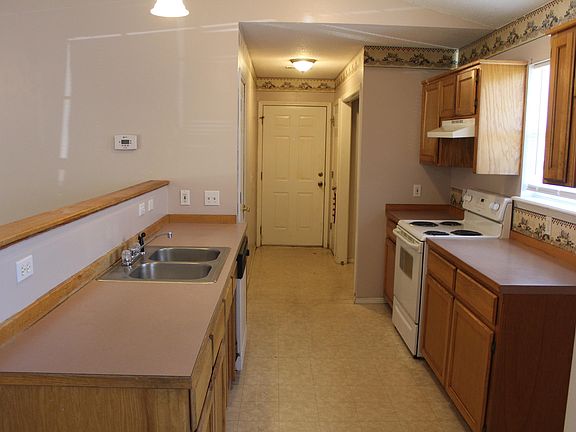 5th image of 6 Lauren Ln