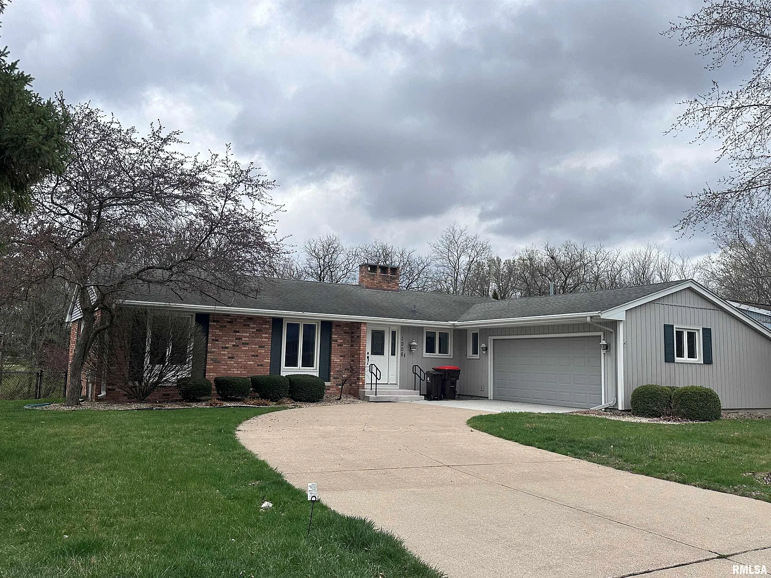 1006 W Greenfield Dr photo 1