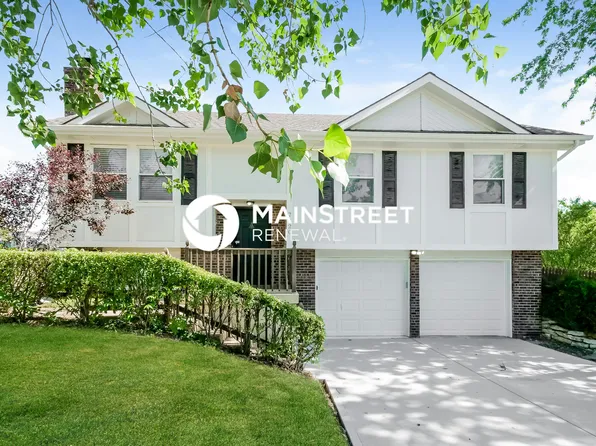 7320 Harry S Truman Dr, Grandview, MO 64030