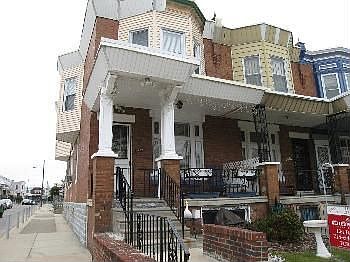 2nd image of 5440 Larchwood Ave