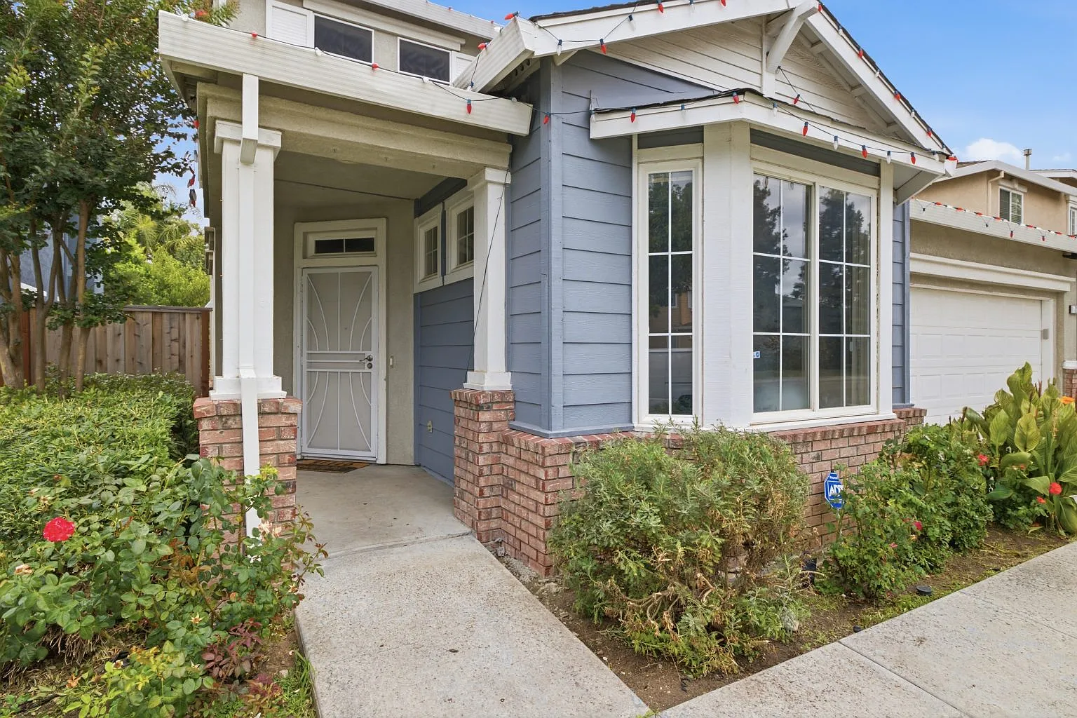 4 bed, 2352 sqft, $3,000 — Photo 3