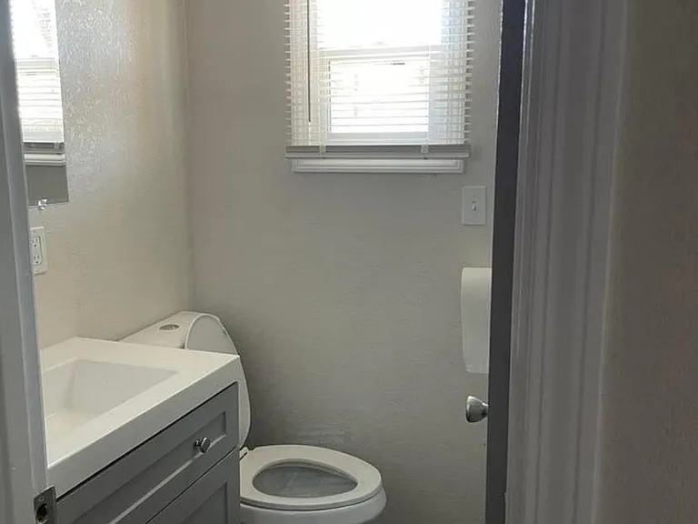 3660 Olive St — Photo 4