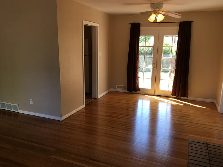 305 Crestone Ave — Photo 7