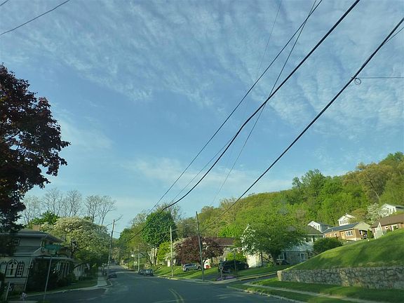 2nd image of 410 Friedensburg Rd