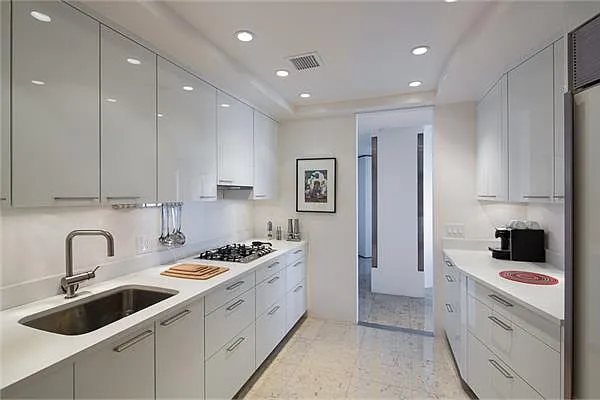 Sold by Macklowe Investment Properties | media 5