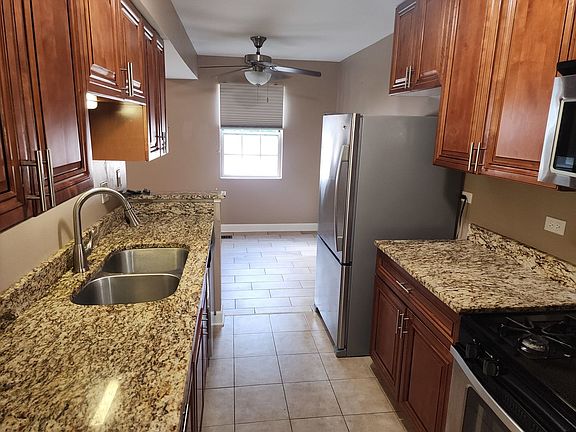 3rd image of 624 N Lake Shore Dr #624