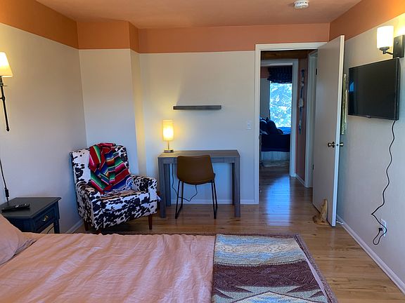 4th image of 356 S Taft Ct #105