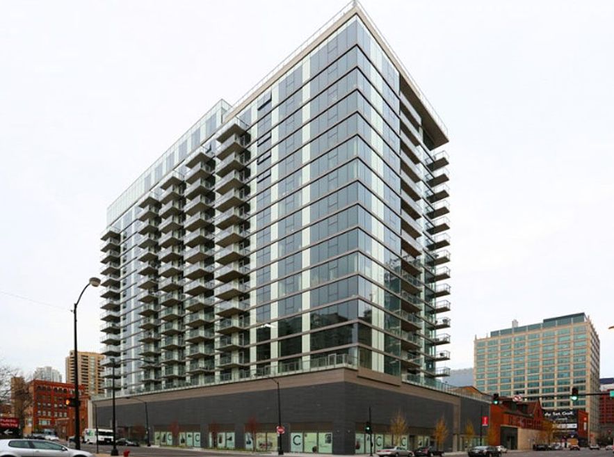 1st image of 123 N Desplaines St APT 1004