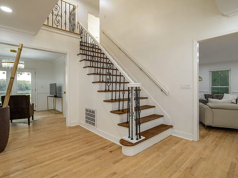 405 Park Lake Cir — Photo 11