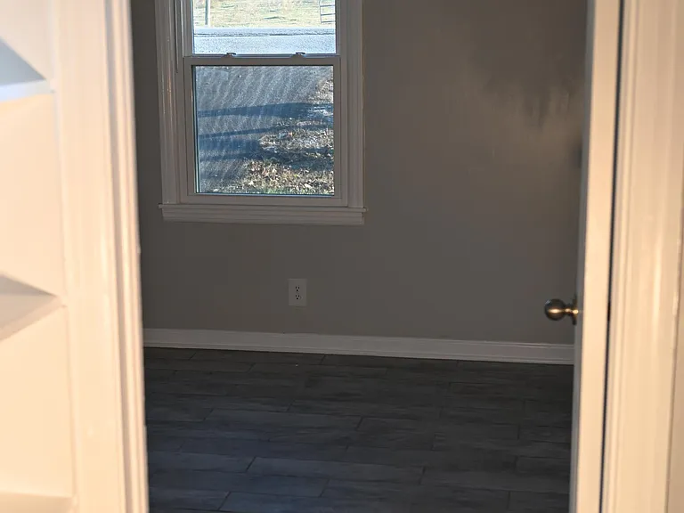 1029B McKee Rd — Photo 10