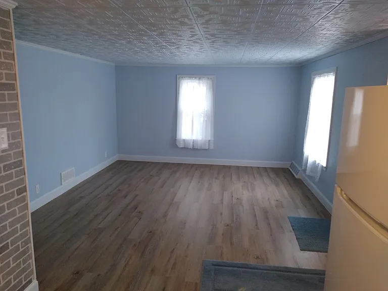 2312 E John St — Photo 16