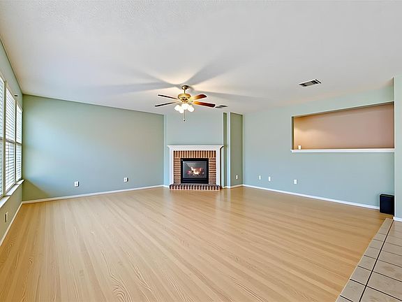 3rd image of 4008 Springwillow Ln