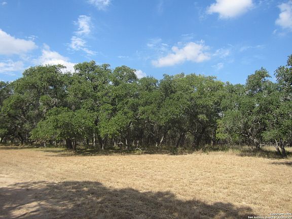 4th image of 1318 Oakridge Lane