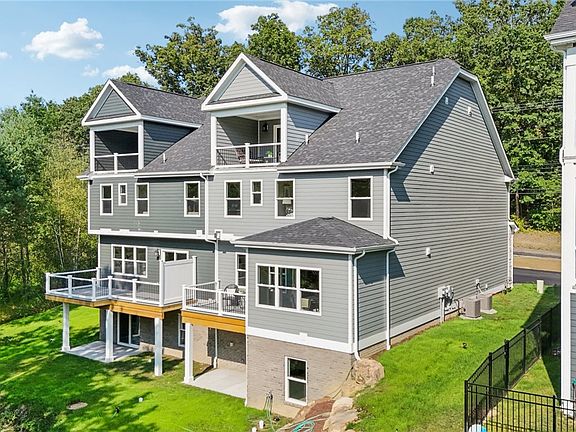 5th image of 102 Bartlett Ln