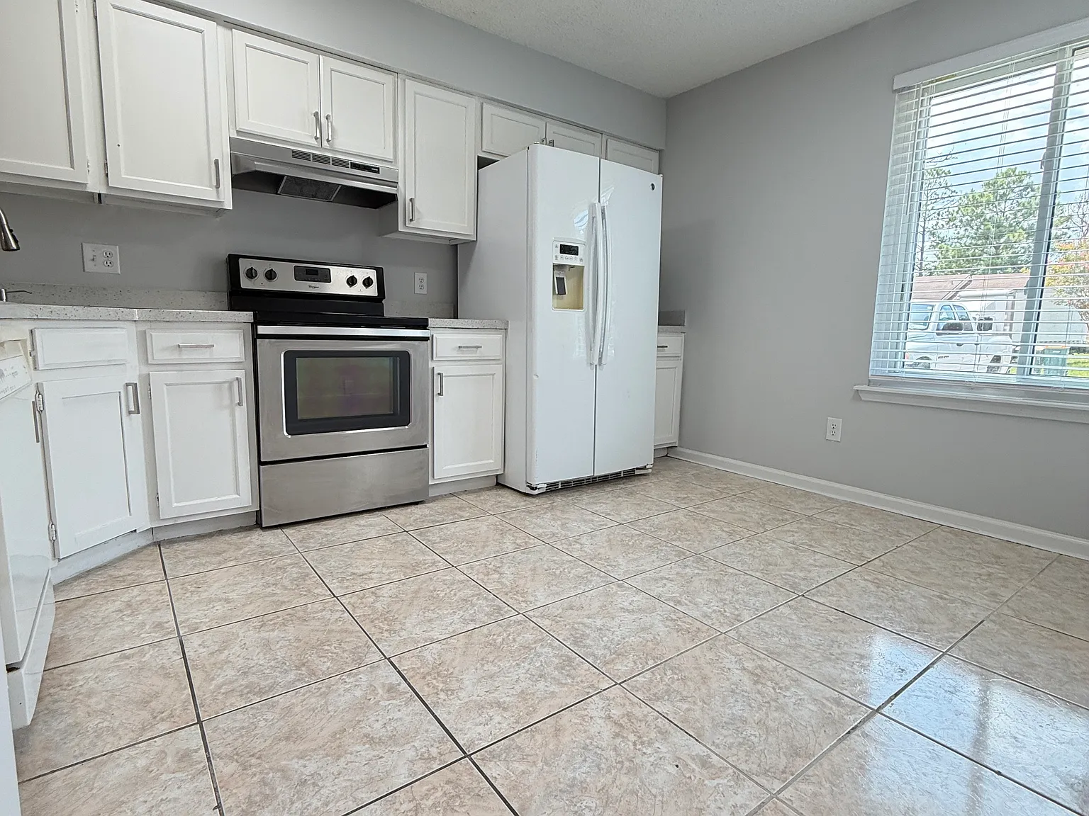 2 bed, 1098 sqft, $1,700 — Photo 2