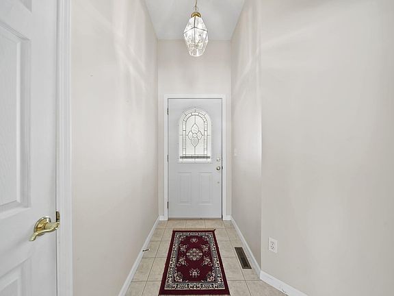 3rd image of 4019 Kingston Ct