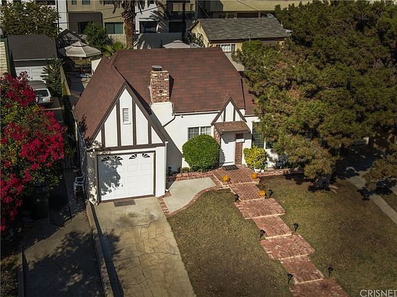 3rd image of 10805 Sarah St