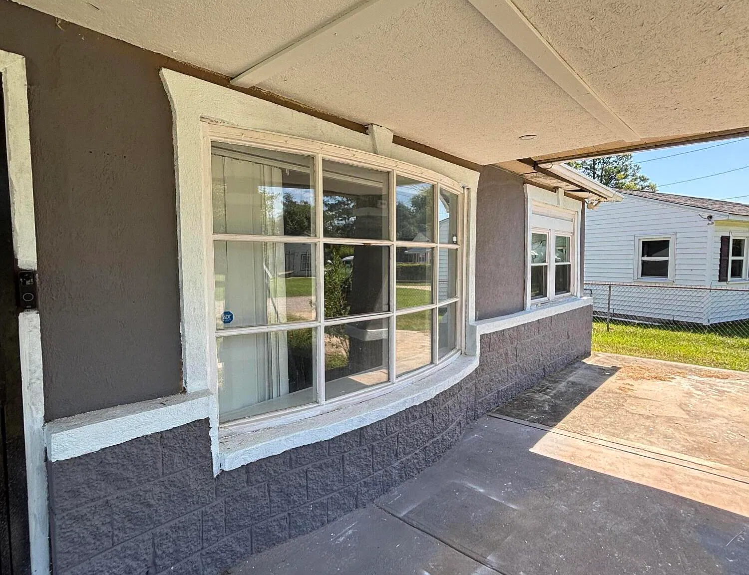 4 bed, 2.0 bath, 1404 sqft, $1,300 — Photo 3
