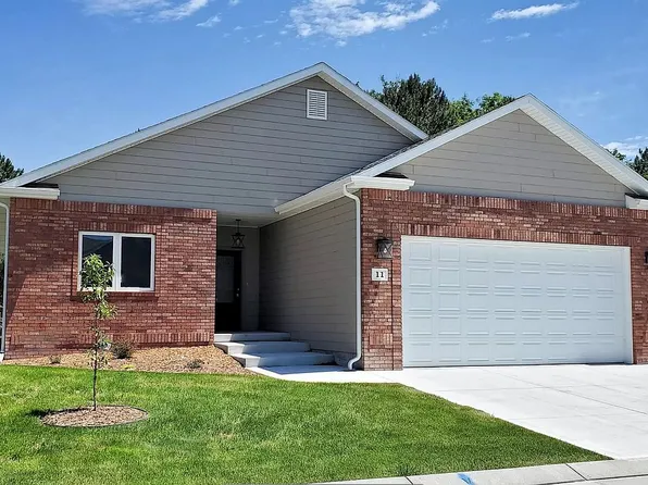 11 Bluestem Dr, Scottsbluff, NE 69361