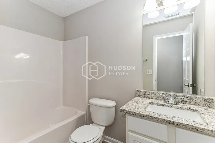 515 Gonzaga Cir — Photo 14