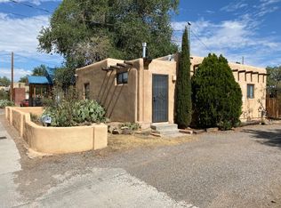 1019 Mountain Rd NW, Albuquerque, NM 87104