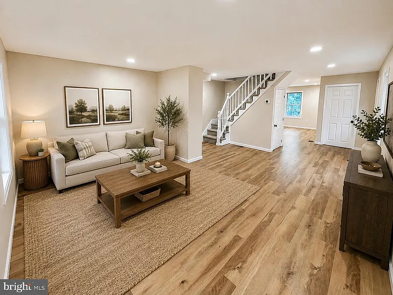 82 Central Ave — Photo 12