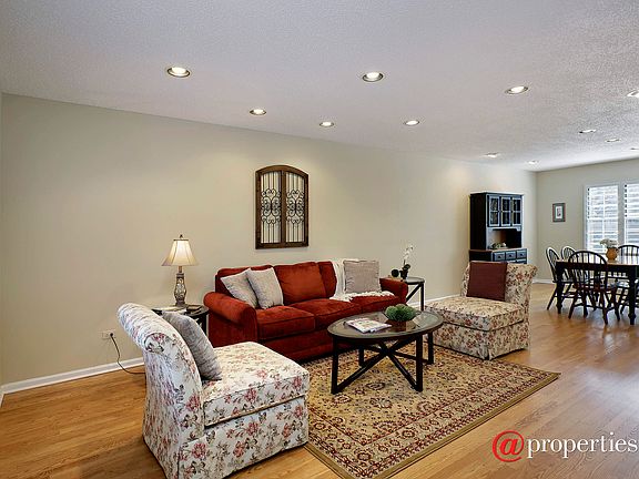 3rd image of 865 Winchester Ln