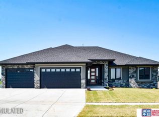1110 N 104th St, Lincoln, NE 68527
