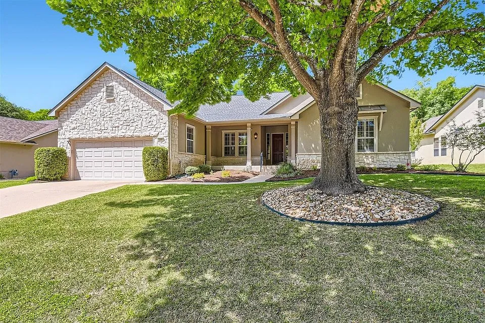 196 Whispering Wind Dr