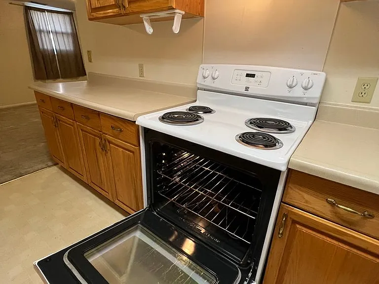 221-223 E Sunset Dr. — Photo 11