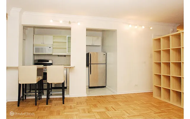 Rented by Douglas Elliman | media 25
