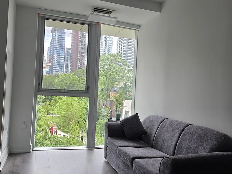 575 Bloor St E #310 — Photo 11