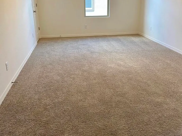 389 S Soledad Ln — Photo 10