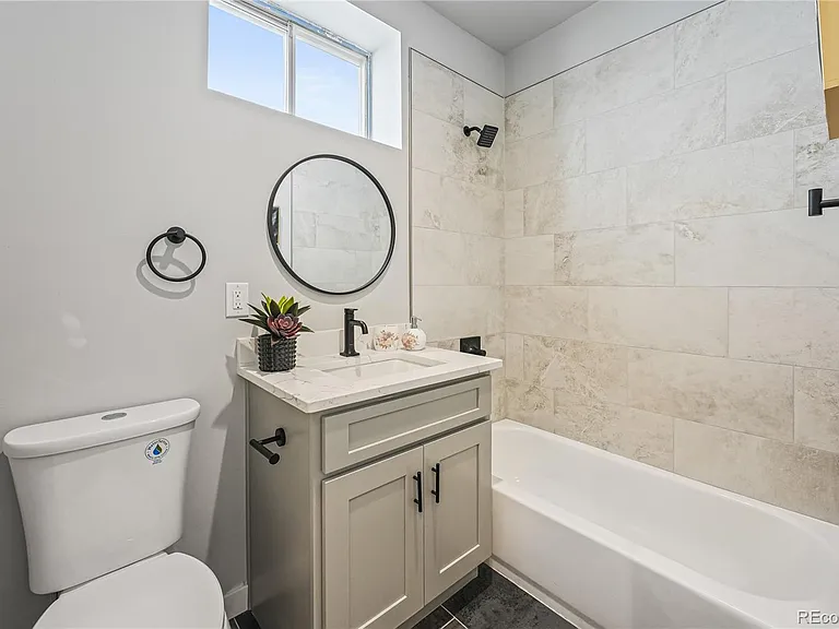 2949 Glenarm Pl — Photo 22