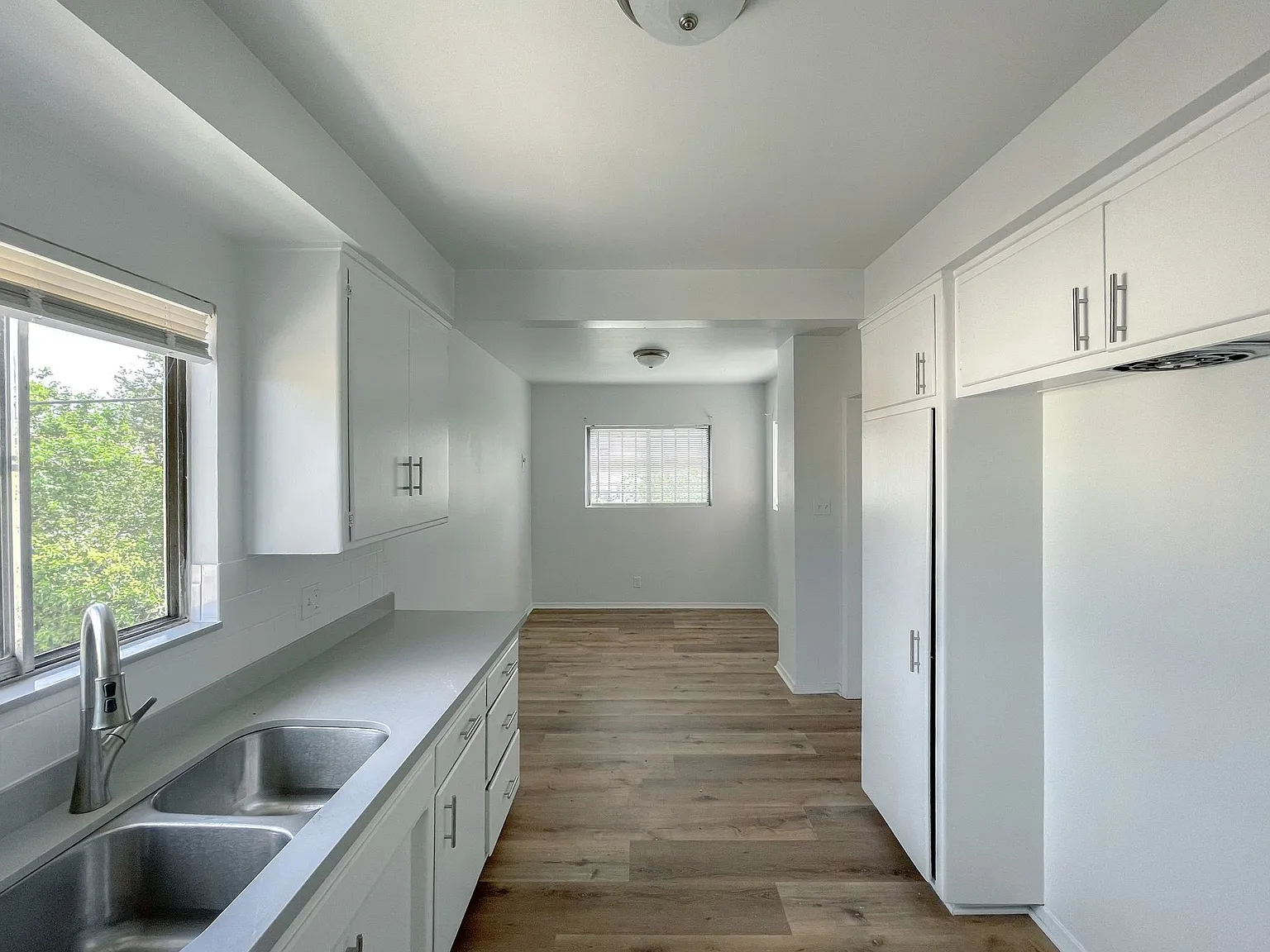 1069 Browning Blvd — Photo 2