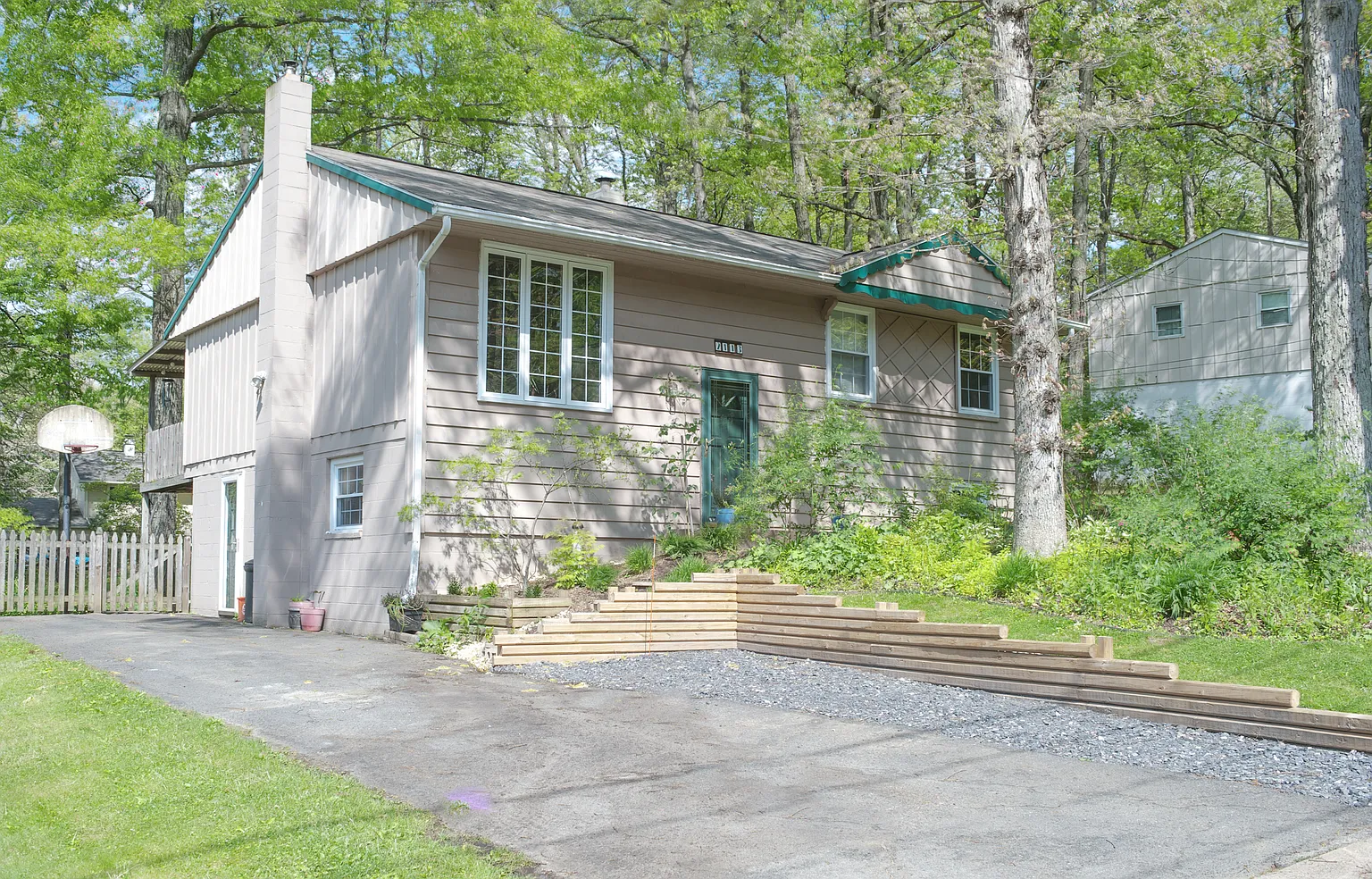 2113 N Oak Ln photo 1