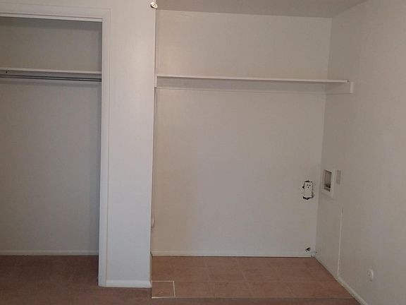 5th image of 4692 Charecote Ln