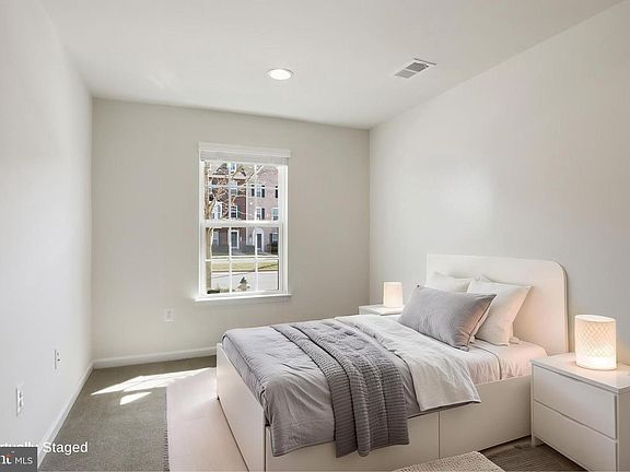 3rd image of 5611 Woodyard Rd