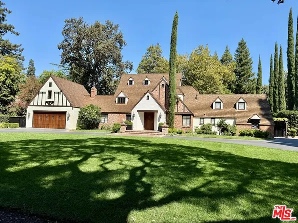 530 Hawthorn Rd, Sacramento, CA 95864