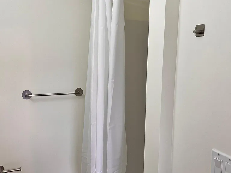 714 10th Ave E #10 — Photo 8