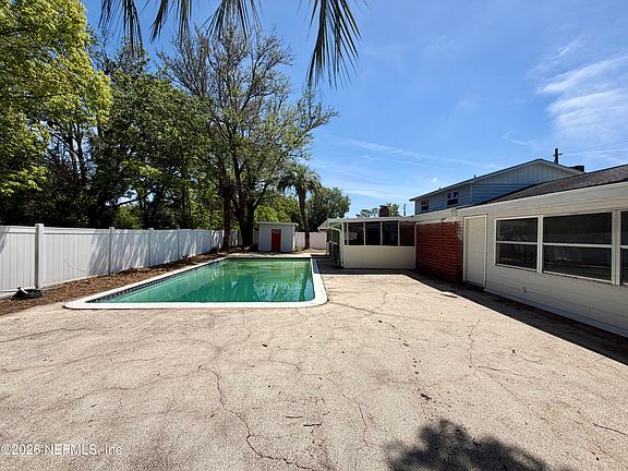 2nd image of 2421 ST LEGER Drive