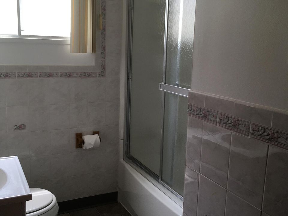 1st image of 111 Imperial Dr