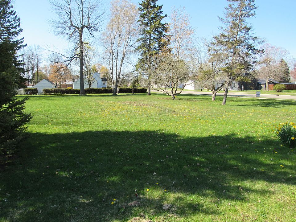 1st image of 4614 N Shore Dr