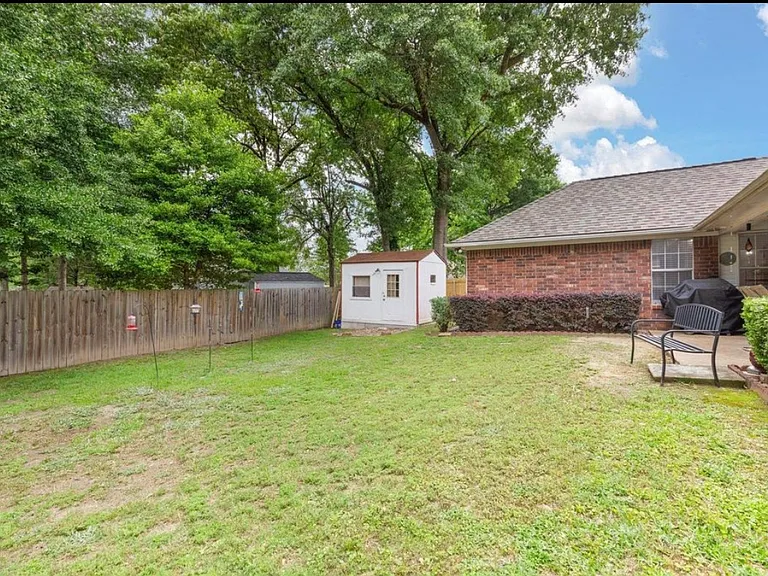 1132 Kensington Ct — Photo 4