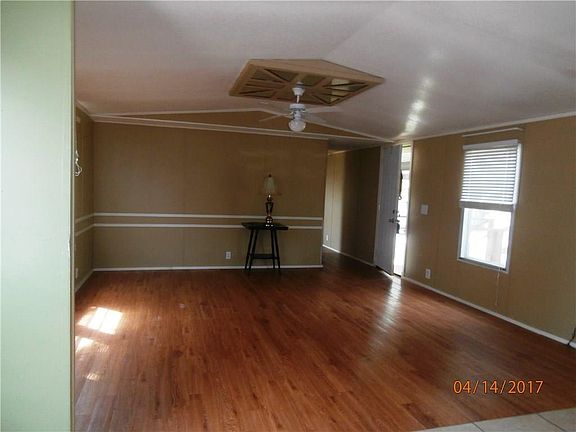 5th image of 1440 Beachmont Dr