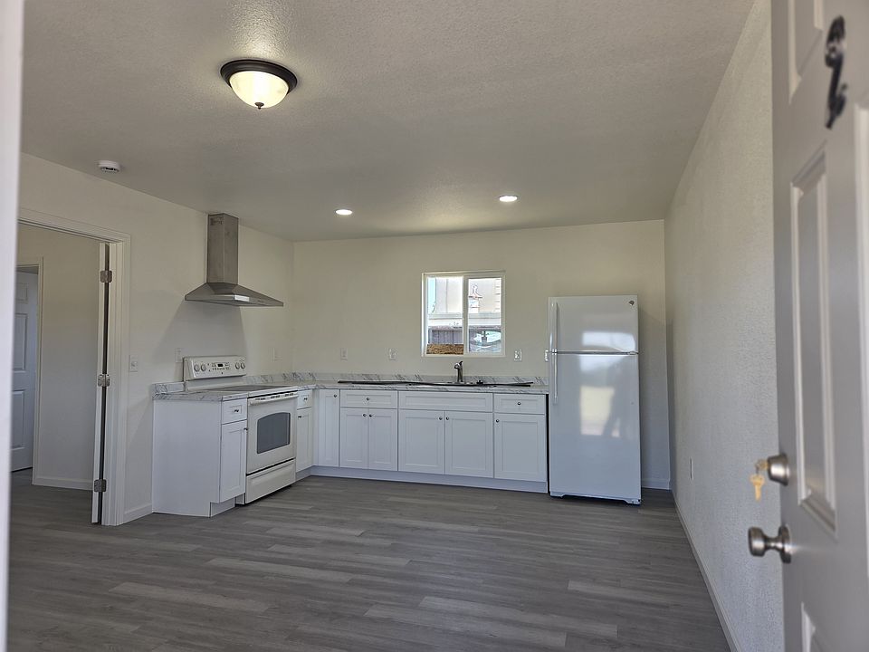 1st image of 3215 W Capitol Ave #2