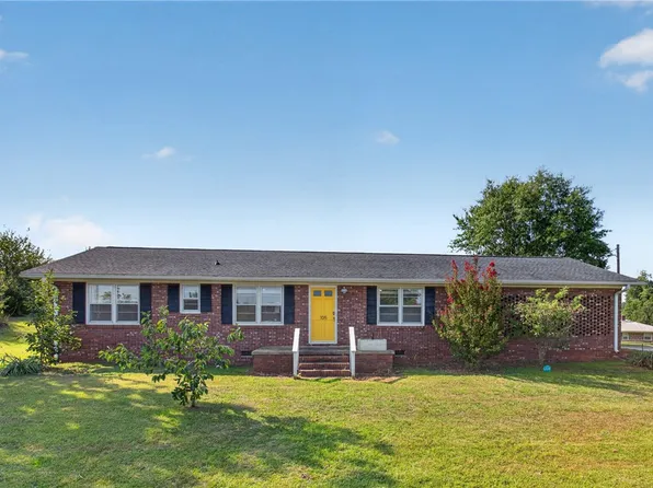 105 King James Rd, Seneca, SC 29678