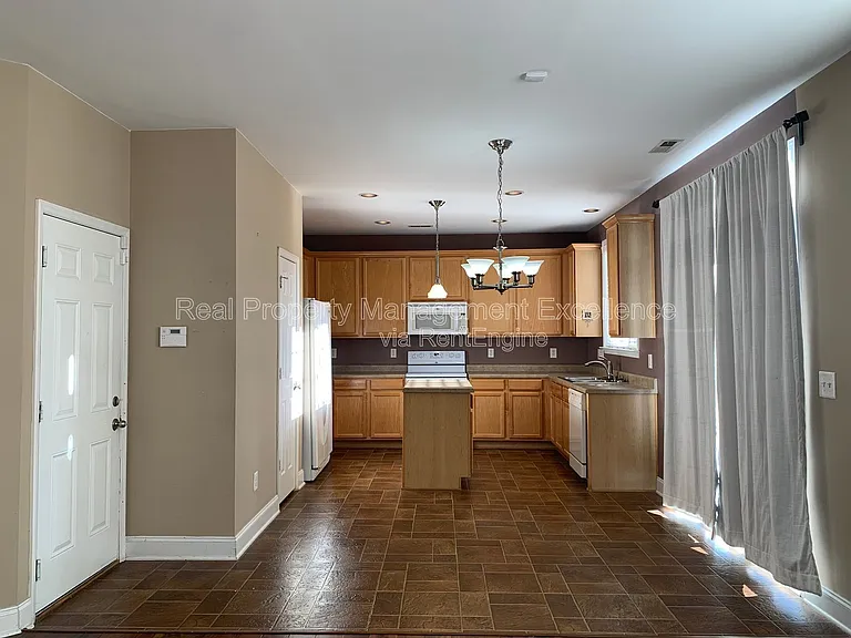 3124 Mackinac Island Ln — Photo 7
